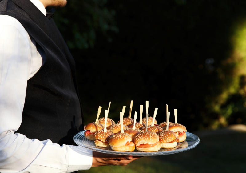 Cocktail VIP Backstage Artistes par un traiteur à Martigues